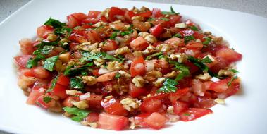Gaziantep Usulü Gavurdağı Salatası Tarifi Gaziantep Usulü Gavurdağı Salatası
